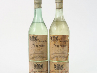 Vente aux enchères 2 BOUTEILLES ANISETTE SUPERFINE 