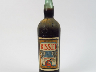 Vente aux enchères 1 VIEILLE BOUTEILLE QUINQUINA BISSET