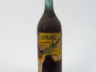 Vente aux enchères 1 VIEILLE BOUTEILLE GENTIANE QUINA BONAL - EA