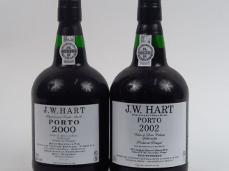 Vente aux enchères 2 BOUTEILLES PORTO J.W. HART -  1 de 2000 MISE : 2008/1 de 2002 MISE :