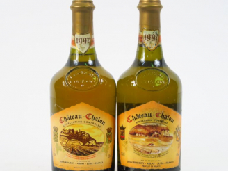 Vente aux enchères 2 BOUTEILLES CHÂTEAU CHALON J. BOURDY - 1997 - 1 CAPS AB
