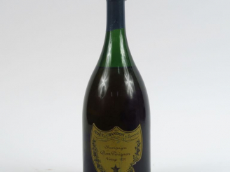 Vente aux enchères 1 BOUTEILLE CHAMPAGNE DOM PERIGNON - 1952 - 5,5 CM/ELA