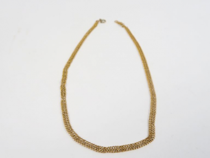 Chaine en or jaune.  Poids. 7 g (petit accident)