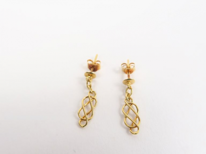 Paire de boucles d'oreilles en or jaune. Poids. 1,63 g