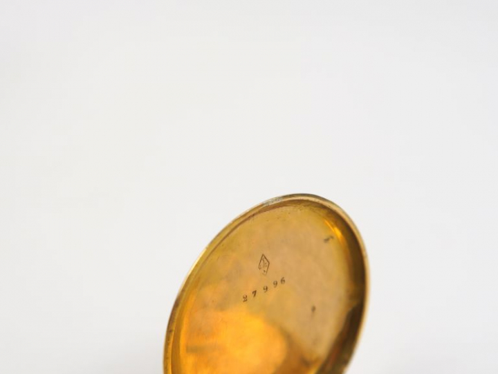 Montre de col en or jaune. Poids. 26 g