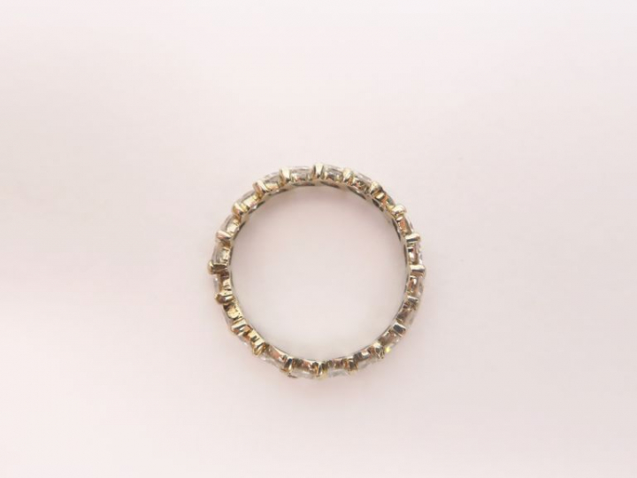 Alliance américaine en or jaune et diamants. Poids tel. 1,60 g