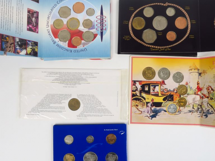 Ensemble de pièces dont Autriche, Hollande, Irlande Enveloppe 'jeux ol