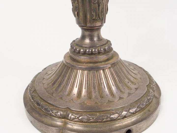 Paire de candélabres de style Louis XVI en argent, poinçon Minerve, éc