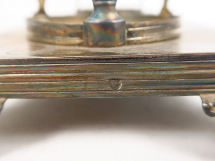 Porte huilier-vinaigrier Restauration en argent, poinçon Vieillard, à 