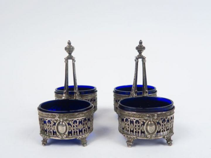 Paire de salerons doubles de style Louis XVI en argent, à décor ajouré