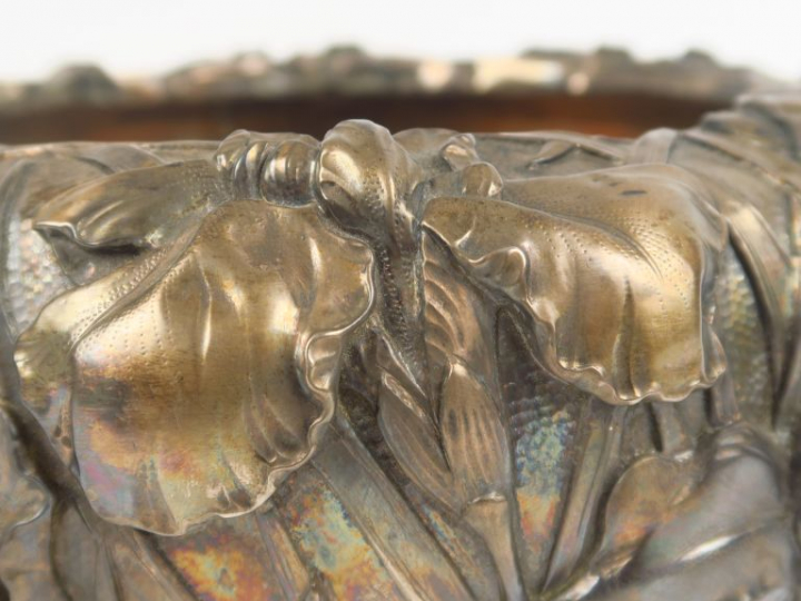 Coupe sur talon de style Art nouveau en argent Sterling, à décor en re