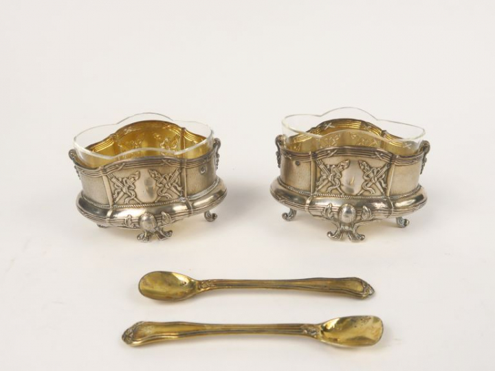 Paire de salerons de style Louis XVI en argent, poinçon Minerve, à déc