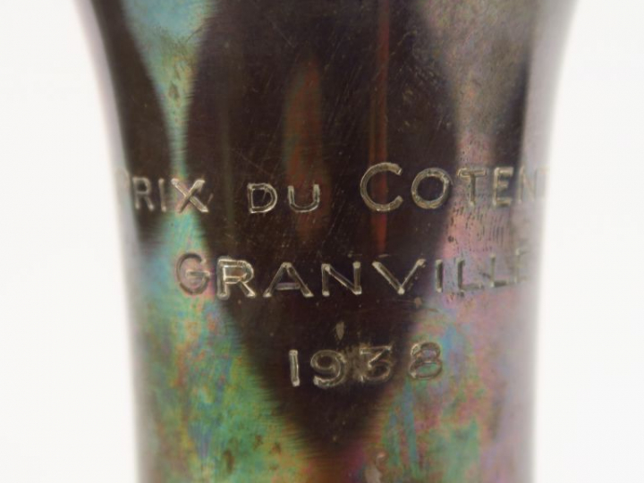 Coupe du "Prix du Cotentin 1938" en argent, poinçon Minerve.  M.O : Je