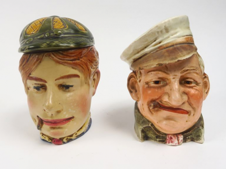 Deux différents pots à tabac 1900 en céramique polychrome "Homme à la 