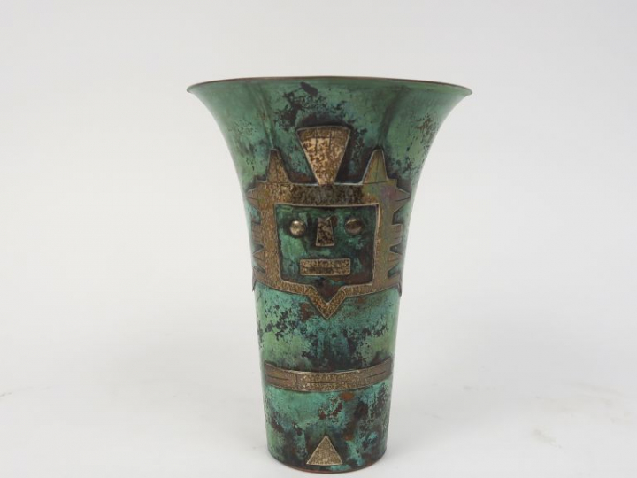 Vase en dinanderie de style mexicain en métal bicolore.  H. 21 cm