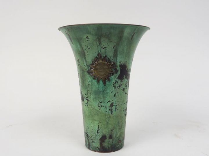 Vase en dinanderie de style mexicain en métal bicolore.  H. 21 cm