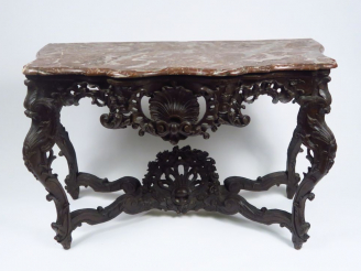 Vente aux enchères Console Régence en chêne mouluré et sculpté, à décor de coquille, de p