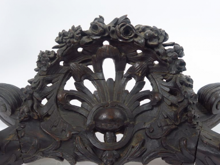 Console Régence en chêne mouluré et sculpté, à décor de coquille, de p