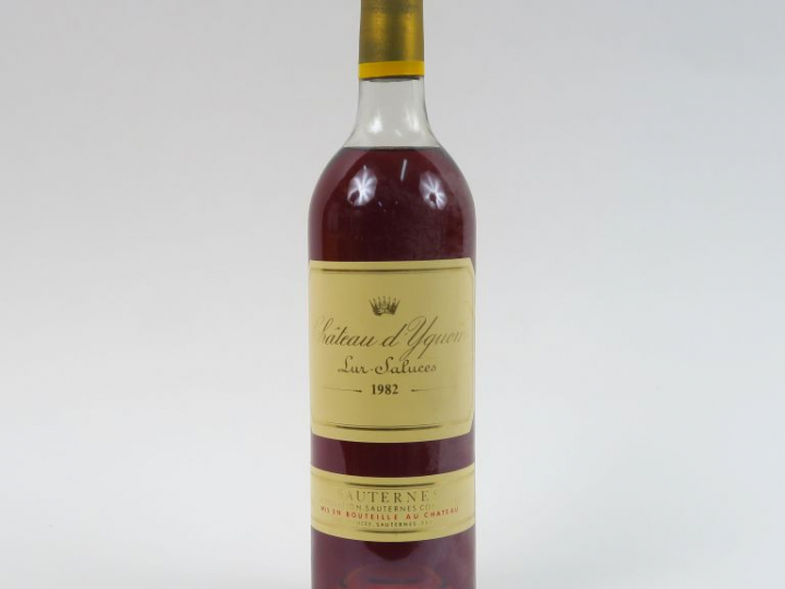 1 BOUTEILLE CHÂTEAU D'YQUEM 1er CCS SAUTERNES - 1982 - HEP