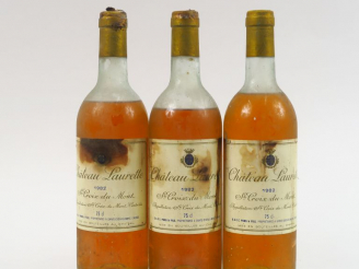 Vente aux enchères 3 BOUTEILLES CHÂTEAU LAURETTE STE CROIX DU MONT - 1982 - 1 MEP/2 BEP/E
