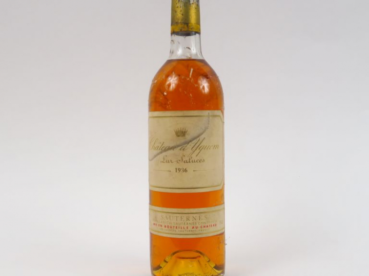 1 BOUTEILLE CHÂTEAU D'YQUEM 1er CCS SAUTERNES - 1986 - LB/CAPS LEGER T