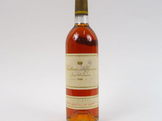 Vente aux enchères 1 BOUTEILLE CHÂTEAU D'YQUEM 1er CCS SAUTERNES - 1988 - BG++