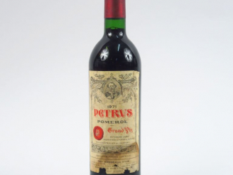 Vente aux enchères 1 BOUTEILLE PETRUS POMEROL - 1971 - EA