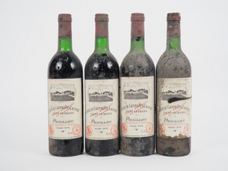 Vente aux enchères 4 BOUTEILLES CHÂTEAU GRAND PUY LACOSTE GCC PAUILLAC - 1976 - 1 BG/2 LB