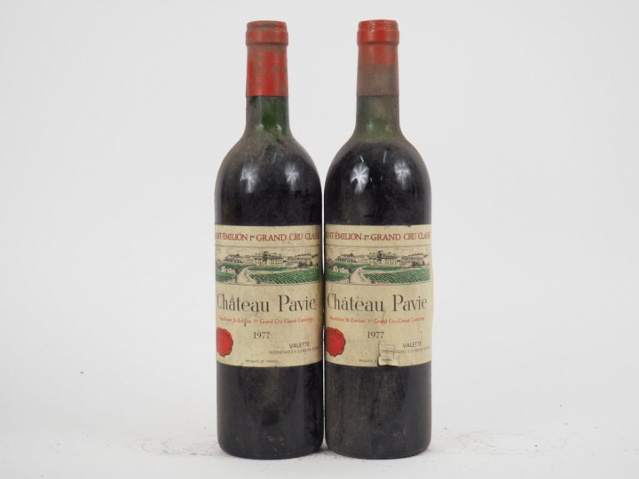 2 BOUTEILLES CHÂTEAU PAVIE 1er GCC ST EMILION - 1977 - 2 BG/1 ETLD
