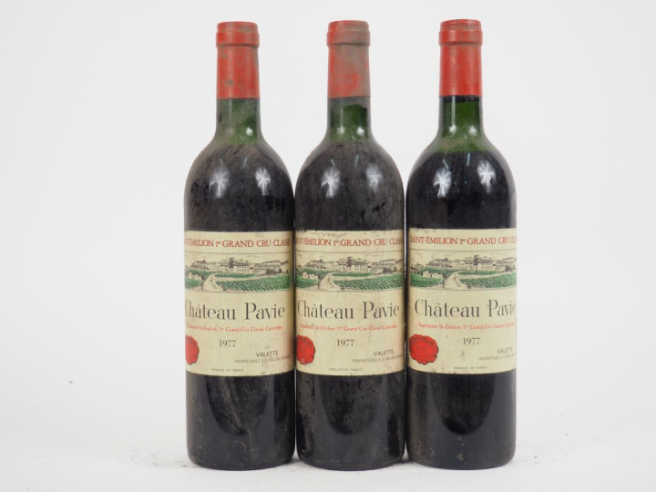 3 BOUTEILLES CHÂTEAU PAVIE 1er GCC ST EMILION - 1977 - 1 BG/1 LB/1 HEP