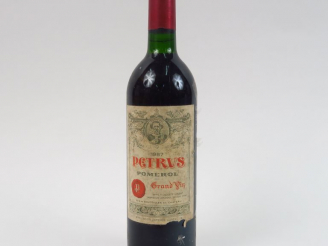 Vente aux enchères 1 BOUTEILLE CHÂTEAU PETRUS POMEROL - 1985 -BG/EF