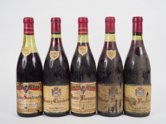 Vente aux enchères 5 BOUTEILLES DE 1967 : 3 BOUTEILLES VOSNE ROMANEE : 2 C. PONCELET 2 CM