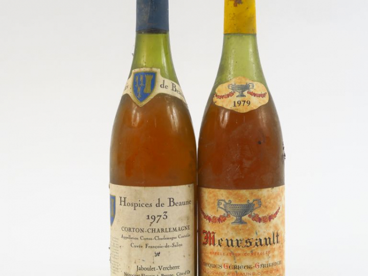 2 BOUTEILLES : 1 MEURSAULT J. GERICOT-GAUTHIER 1979 6 CM -1 CORTON CHA