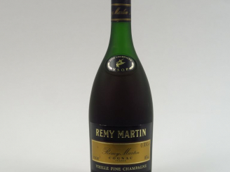 Vente aux enchères 1 BOUTEILLE VIEILLE FINE CHAMPAGNE REMY MARTIN