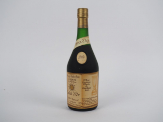 Vente aux enchères 1 BOUTEILLE COGNAC 'HORS D'AGE' RESERVE VIEILLE FINE SOLEIL D'OR 