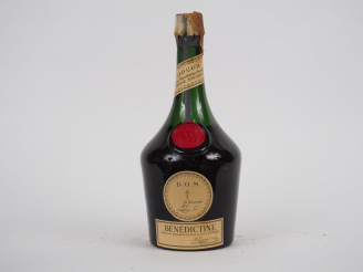 Vente aux enchères 1 VIEILLE BOUTEILLE BENEDICTINE DOM