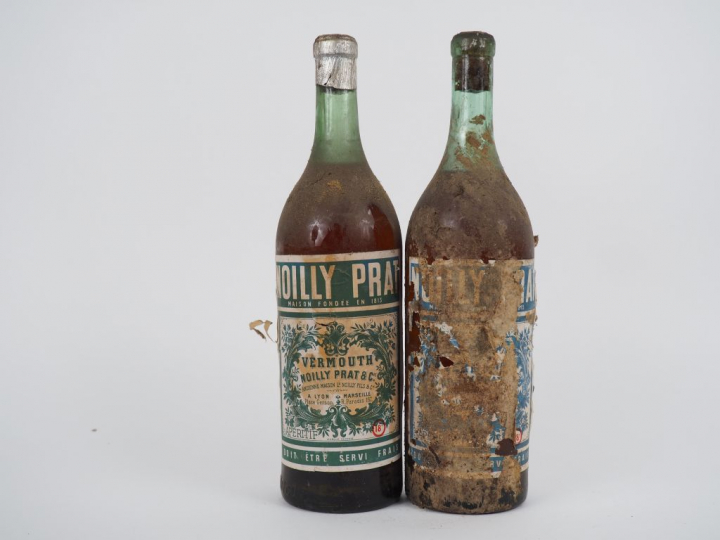 2 VIEILLES BOUTEILLES VERMOUTH  NOILLY PRAT - BS