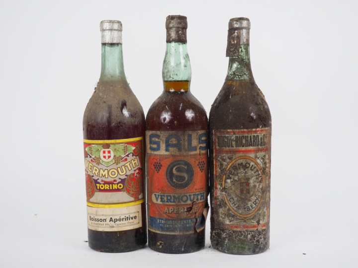 3 VIEILLES BOUTEILLES VERMOUTH : 1 TORINO - 1 SALS - 1 NUGUE RICHARD -