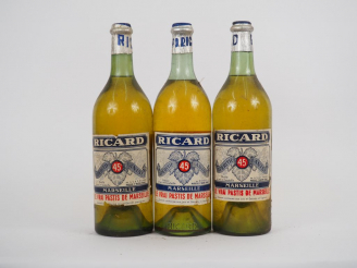 Vente aux enchères 3 VIEILLES BOUTEILLES RICARD