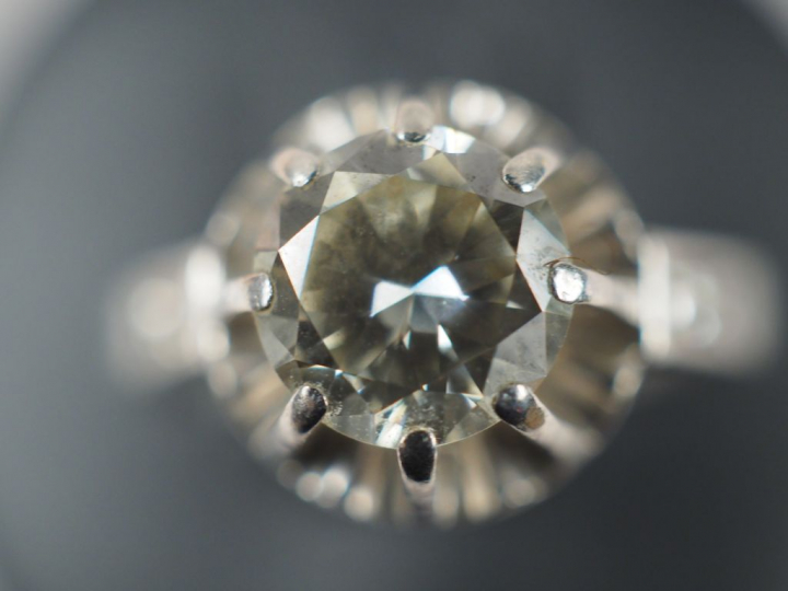 Bague solitaire en platine, ornée d'un diamant taille ancienne d'envir