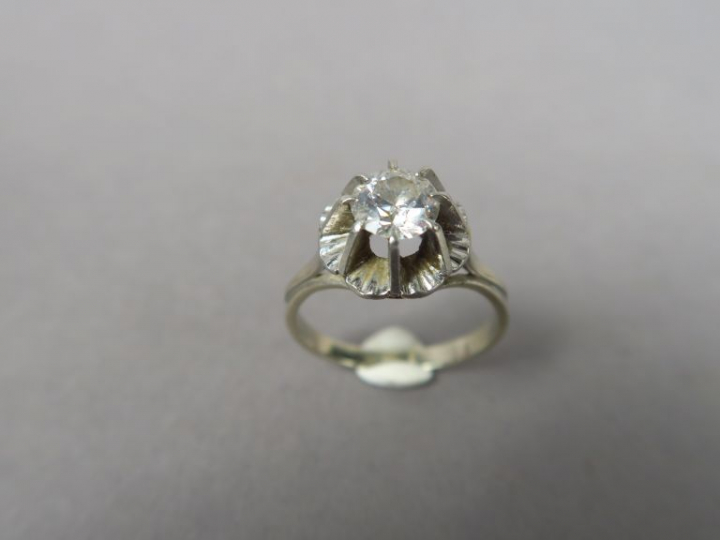 Bague solitaire en or blanc et platine, ornée d'un diamant taille anci
