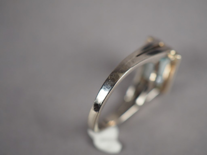 Bague en or blanc, sertie d'une aigue-marine.  TDD. 60 Poids tel. 7,59