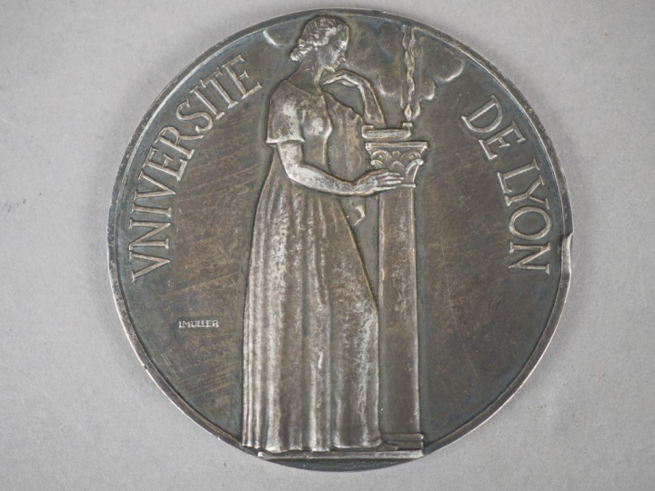 MULLER.  Médaille en argent "Université de Lyon" Poids. 278 g (petit e
