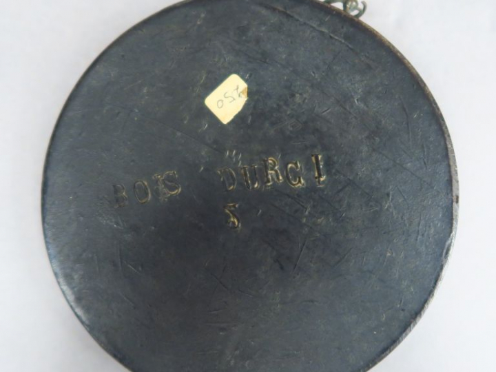 Suite de huit médaillons XIXe en bois durci sculpté représentant des h