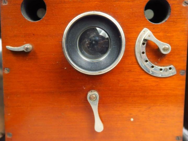 RICARD et LACROIX. Vélocigraphe mono, format 9 x12, objectif HERMAGIS 