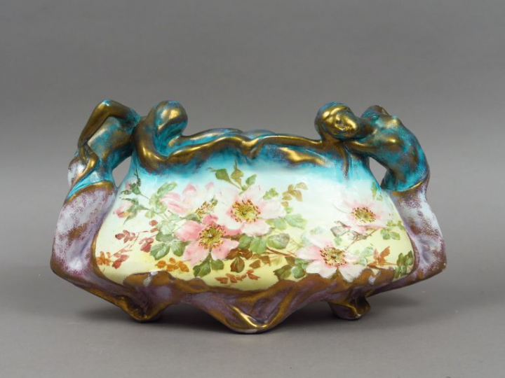 DELPHIN MASSIER à Vallauris. Jardinière en céramique polychrome à déco