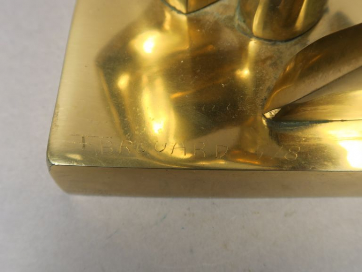 F. BROUARD. "Composition abstraite". Sculpture en bronze, signée et nu