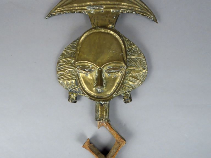 Figure de reliquaire Kota, Sud Gabon, Congo. Bois dur à patine brune, 