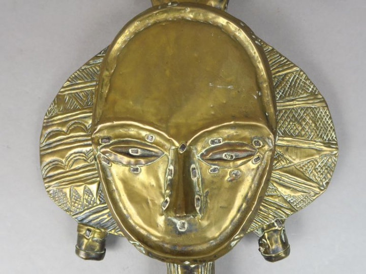 Figure de reliquaire Kota, Sud Gabon, Congo. Bois dur à patine brune, 