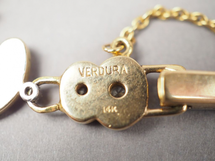 VERDURA.  Bracelet en or jaune 14k et diamants. Signé.   Poids tel. 26